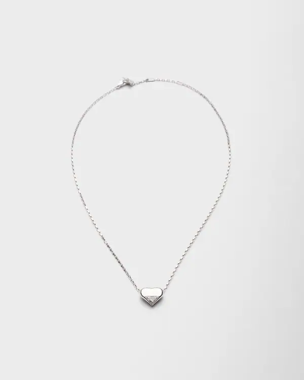 Collier cœur nano en or blanc avec diamant cultivé en laboratoire