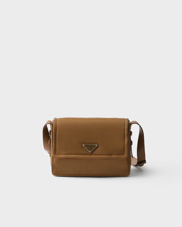 Sac à bandoulière Prada Traveller en Re-Nylon rembourré petit