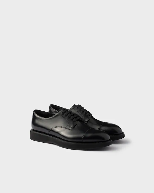 Chaussures en cuir brossé à lacets