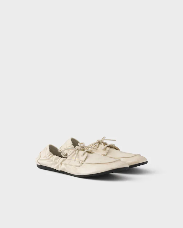 Chaussures de bateau en cuir vieilli effet ancien