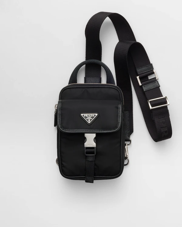 Étui pour smartphone en Re-Nylon et cuir Saffiano