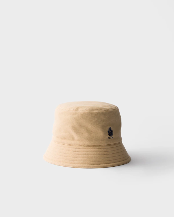 Chapeau melon en piqué ancien
