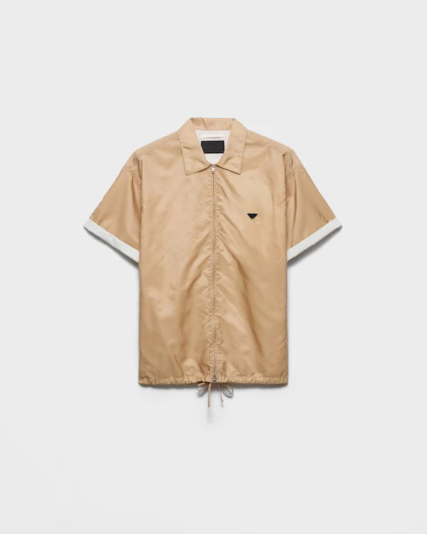 Chemise à manches courtes en Re-Nylon avec fermeture éclair