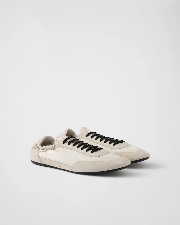 Chaussures basses élastiques en Re-Nylon et daim